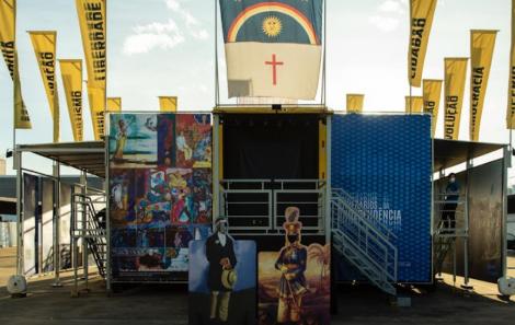 BFFBEA93-978F-4BF5-9CDA-B8A4684B2CA7