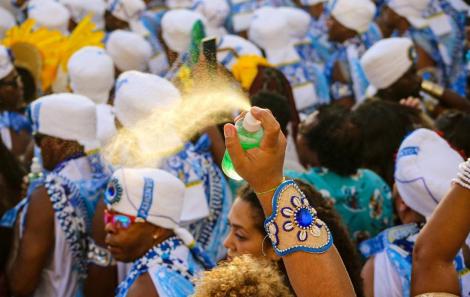 Afoxé Filhos de Gandhy repete ritual de beleza e religiosidade