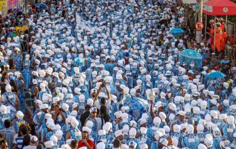 Afoxé Filhos de Gandhy repete ritual de beleza e religiosidade