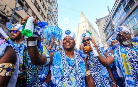 Afoxé Filhos de Gandhy repete ritual de beleza e religiosidade