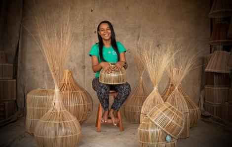 OBRAS INÉDITAS DE ARTESÃOS DE SUCUPIÓ GANHAM MOSTRA NO PARQUE SHOPPING 
