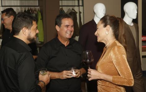 Ricardo Chaves com Cleber Fiori e Carolina Costa