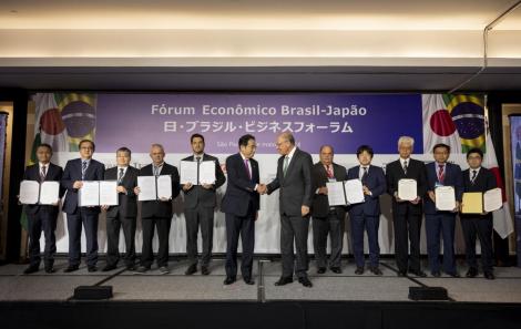Fumio Kishida e Geraldo Alckmin com executivos de empresas brasileiras e japonesas JETRO/Divulgação